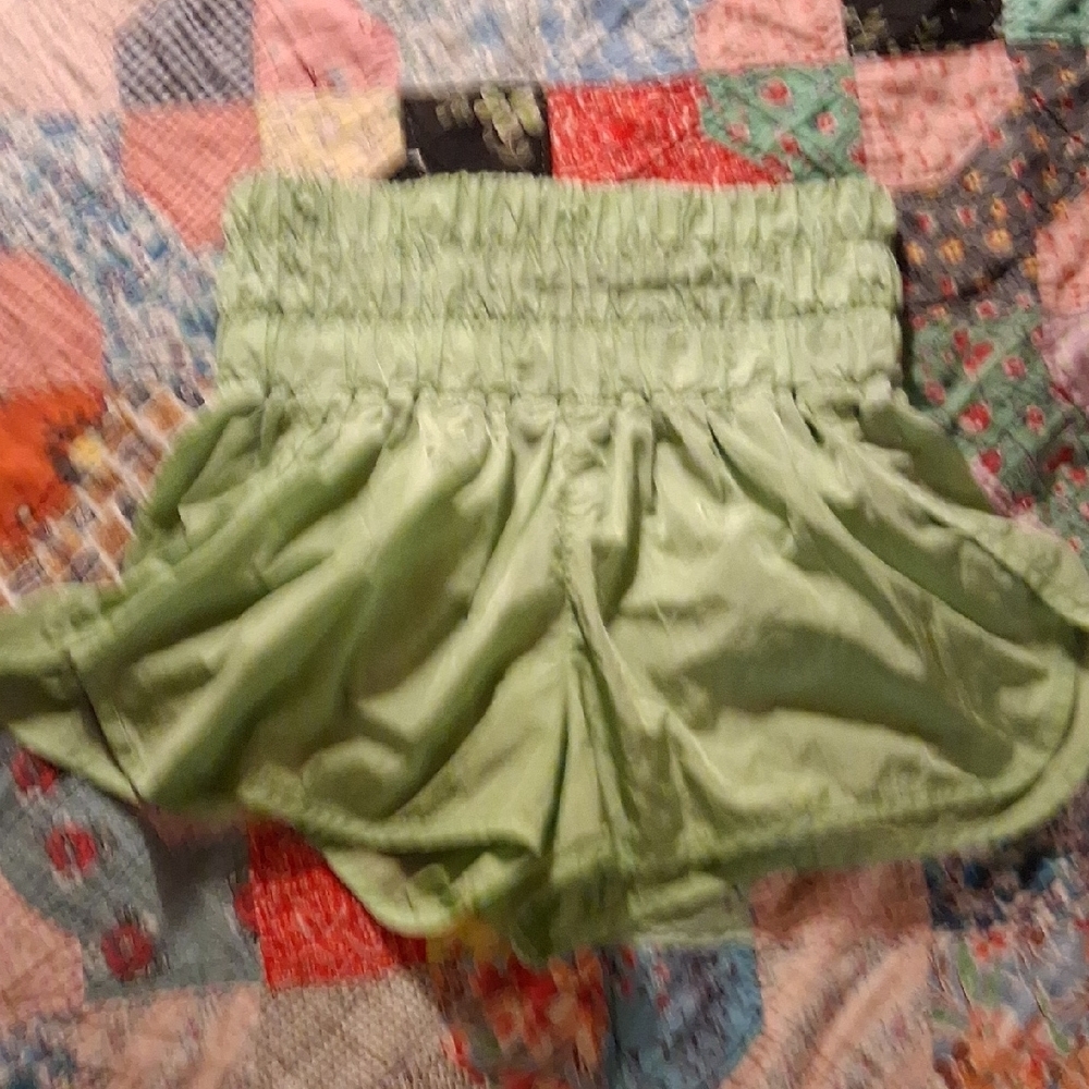 Short Set - Picture 3 of 9